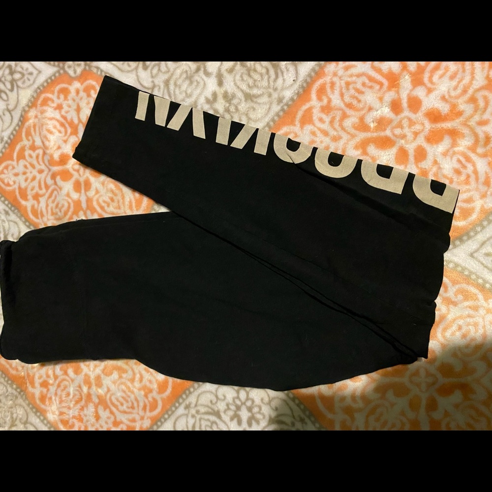 Tights aritzia brand